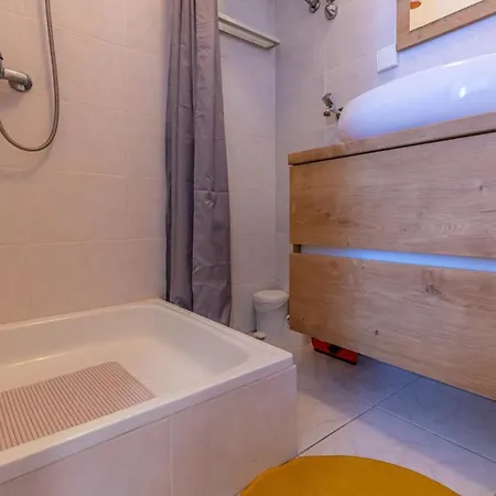 Apartment In 41594 Novi Vinodolski