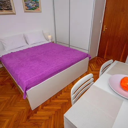 In 41594 Apartment *